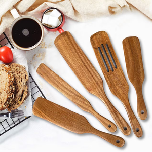 Ensemble de 5 spatules en bois pour la préparation de la pâte à sourde, la cuisson et le mélange des pâtes, pour hôtels, maisons et cuisines. - Product Image 1
