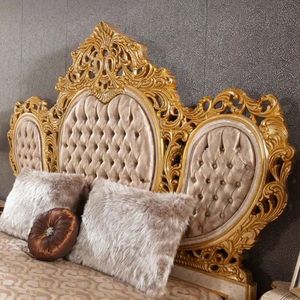 Oferta Especial: Juego de Dormitorio de Lujo Nelligan Royal Classic Gold con Cabecera Tapizada y Acolchada, Base de Cama Tallada a Mano - Product Image 3