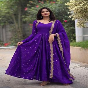 Robe Anarkali en georgette premium pour femme, richement brodée avec des sequins et des broderies Zari, idéale pour les mariages et les occasions festives, coupe évasée, design de créateur. - Product Image 1