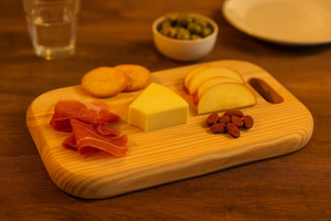 Planche à découper haut de gamme en bois d'acacia et mangue, 1,5 cm d'épaisseur, rectangulaire, style fruit élégant, ustensile de cuisine artisanal, durable, compatible lave-vaisselle - Product Image 4
