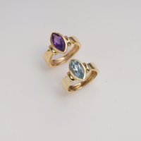 Bague en laiton plaqué or avec pierre de lune naturelle ovale sertie en canal, taille fixe, style minimaliste glamour, faite à la main pour femme
