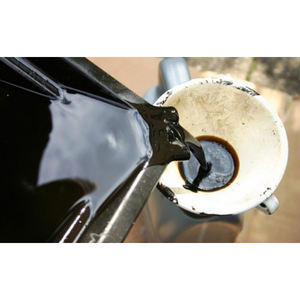 Huile moteur usagée pour l'automobile et la machinerie, destinée au recyclage industriel, à la récupération d'huile de base et aux applications énergétiques - Product Image 2