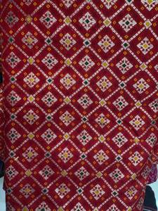 Tela Brocada Jacquard de Satén de Nailon Azul Marino Medianoche BHAKTI TEXTILE con Patrón Floral de Rejilla y Zari Plateado, Peso Medio, para Prendas y Hogar - Product Image 2