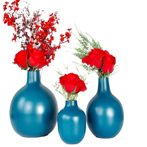 ชุดแจกันเหล็กหล่อสามใบ ดีไซน์ทันสมัย ขายดีที่สุด ตกแต่งบ้านและสำนักงานอย่างมีสไตล์ ปรับแต่งได้ เหมาะสำหรับจัดดอกไม้งานแต่งงาน - Product Image 4