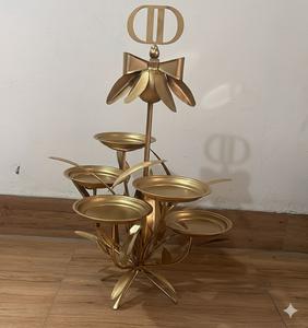 Support à gâteau en laiton doré fait main pour les fêtes d'anniversaire, les mariages, les cupcakes, les pâtisseries, les biscuits - Product Image 4