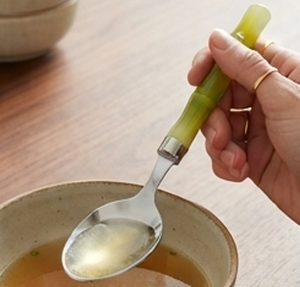 Juego de cubiertos modernos con mango de diseño de bambú y acabado plateado, apto para lavavajillas, para bodas y uso diario. - Product Image 3