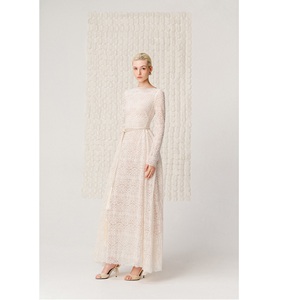 Vestido de Noche Ecológico para Mujer ASTORIA LACE GOWN, Manga Larga, Corte Entallado, ODM, Vestidos de Marca Privada, Elegantes para Mujer - Product Image 2