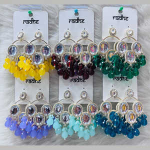 Pendientes colgantes de cuentas y piedra Kundan chapados en oro Accesorio de moda - Product Image 1