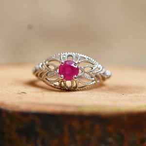 แหวนพลอยทับทิมธรรมชาติประดับเงินสเตอร์ลิง ชุบทอง ดีไซน์หรูหรา ของขวัญวันครบรอบแต่งงานสำหรับผู้หญิง - Product Image 2