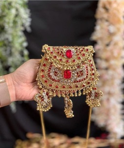 Mini Bolso de Mano Kundan de Latón, Chapado en Oro, Estilo Tradicional, para Uso Nocturno, con Cierre de Hebilla con Diamantes, F S International Uttar Pradesh - Product Image 4