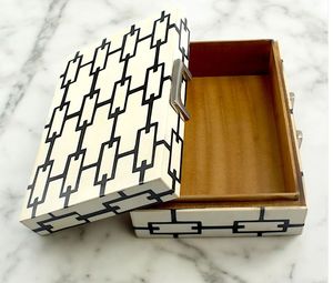 Premium Handmade Resin Handcrafted Trinket Jewellery <b>Box</b> Artistic Unique Design Elegant <b>Storage</b> Solution For <b>Small</b> Valuable - Product Image 3