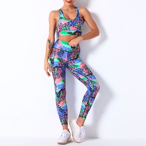 Ensembles de yoga pour femmes 5 pièces respirants, antibactériens, à séchage rapide, sans couture, en Spandex/Polyester, avec logo personnalisé, haute qualité, OEM - Product Image 1