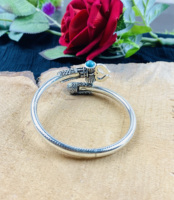 Venta al por mayor directa de fábrica: Brazalete Shiva hecho a mano con engaste de bisel para hombre, chapado en plata 925, modelo KJ0447 de Krittika Jewelers, ideal para fiestas.