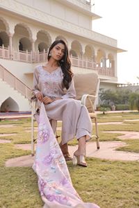 Trendy Fashion Cotton Silk <b>Kurtis</b> for Office and Regular Wear at Wholesale Price Casual Dresses Kurti Set - Product Image 4