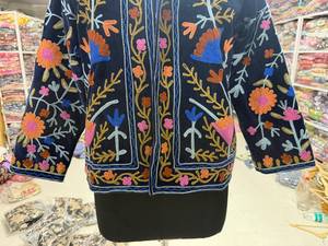 Chaqueta de lana con bordado floral a mano para mujer, cuello mandarín, manga larga, estilo étnico de otoño, cierre de cremallera, regalo para ella - Product Image 5