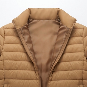 Chaqueta Acolchada con Capucha Unisex, con Ribete de Piel, Ligera, Plegable, Impermeable, Aislante, para Invierno y Actividades al Aire Libre, Personalizable, OEM, Venta al Por Mayor - Product Image 6