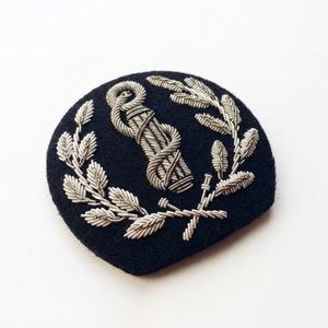 Badges brodés personnalisés avec logo, qualité supérieure, patchs en tissu brodé avec support de fabrication OEM et étiquette privée - Product Image 2