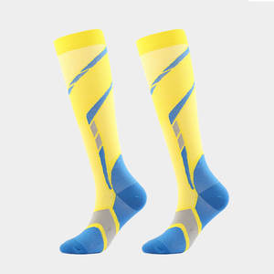 Chaussettes de compression sportives pour le soutien de la circulation, respirantes, imperméables, légères, durables, médicales, avec couleurs et tailles personnalisées - Product Image 5