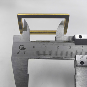 อุปกรณ์เสริมคุณภาพสูงสำหรับกระเป๋าแฟชั่นหรืออุปกรณ์กีฬา พร้อมหัวเข็มขัดโลหะสีทองแบบเลื่อนขนาดกว้าง 37.5 มม. - Product Image 3