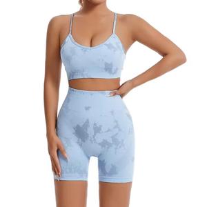 Ensemble de yoga deux pièces noir et rouge uni, haut court à col rond et bretelles spaghetti, short taille haute, sans couture, extensible, respirant, séchage rapide - Product Image 4