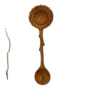 ชุดช้อนไม้แกะสลักลายดอกทานตะวัน ช้อนไม้คู่ สำหรับทำอาหาร ผสมอาหาร และเสิร์ฟอาหาร ผลิตภัณฑ์จากเวียดนาม จำหน่ายส่ง - Product Image 1