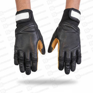 Gants de baseball professionnels sur mesure SAAR INDUSTRIES, souples, durables, de qualité supérieure, cuir véritable, couleur et logo personnalisés. - Product Image 2
