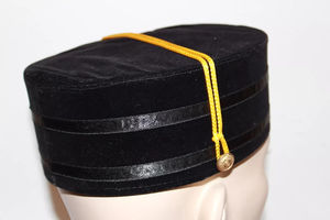 Nouvelle Casquette Couronne de Rite Écossais 33ème Degré de Haute Qualité 2026, Broderie Blanche Faite à la Main, Faible MOQ, Casquettes Couronne de Régalia Maçonnique, Service OEM - Product Image 4