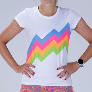 เสื้อยืดแขนสั้นพิมพ์ลายซับลิเมชั่นสำหรับผู้หญิง คุณภาพสูง ระบายอากาศได้ดี ไม่เป็นขุย แห้งเร็ว สวมใส่สบาย เหมาะสำหรับฤดูร้อน - ขายส่งแบบ OEM - Product Image 2