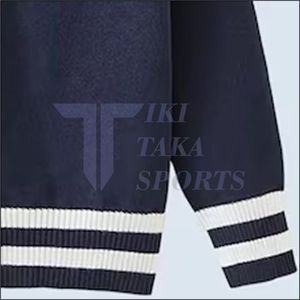 Pull en laine/nylon à col en V pour homme Tiki Taka Sports, cardigan chenille personnalisé style universitaire, design patchwork décontracté pour l'hiver, avec dentelle et motifs de sororités - Product Image 5