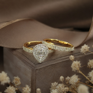 Anillo de Compromiso Clásico de Oro Amarillo de 10 Quilates con Diamante Redondo de 0.48 Quilates y Diamante Baguette de 0.04 Quilates para Boda y Aniversario - Product Image 4