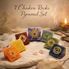 Ensemble de pyramides gravées avec symboles des 7 chakras AGATE, boîte en bois personnalisable, étanche, pierre naturelle, vente en gros, Amayra Crystals Exports - Product Image 5
