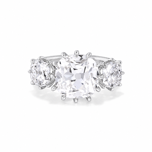 แหวนเพชรทริลโลจี Grand Old Mine Cushion Diamond น้ำหนัก 4.15 กะรัต เกรด F VS2 เพชรเพาะเลี้ยงในห้องปฏิบัติการ ตัวเรือนทองคำขาว 14K ของขวัญครบรอบสำคัญ - Product Image 5