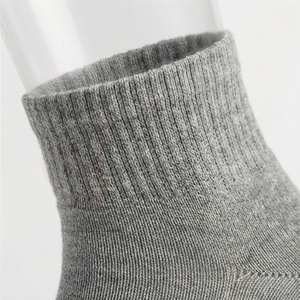 Chaussettes pour hommes, couleur unie, tricotées, respirantes, en coton, pour un usage quotidien, style classique, printemps - Product Image 4