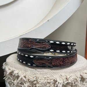 Diseño de fabricación profesional, correa de guitarra de cuero mecanizada a mano, cuero de vaca, correas de hombro ajustables de alta calidad - Product Image 5