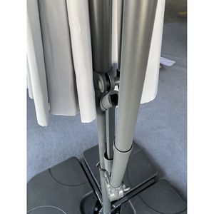 Ombrellone a braccio laterale da 3 metri con regolazione facile dell'inclinazione, per patio, esterno, protezione dal sole, design rustico e elegante - Product Image 3