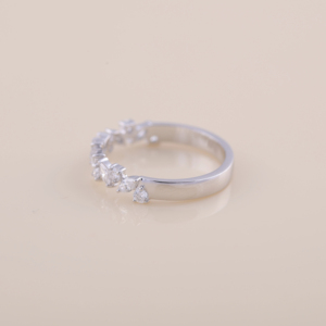 แหวนครึ่งวงกลมประดับเพชรทรงมาร์คีส์และทรงกลม 0.47 กะรัต เพาะเลี้ยงในห้องปฏิบัติการ |   แหวนแต่งงานทองคำขาวผสมทองคำขาว 9K - Product Image 3