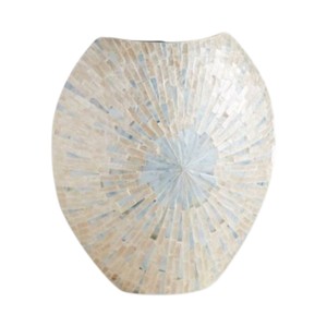 Vase décoratif en nacre de qualité supérieure, créé par des artisans expérimentés pour les accessoires de maison de luxe et la décoration d'hôtels - Product Image 2