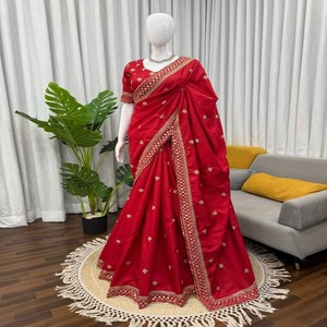 Sari en soie VASTRA COTTAGE avec broderies complexes et travail de sequins, accompagné d'un chemisier assorti – Tenue ethnique traditionnelle élégante - Product Image 5