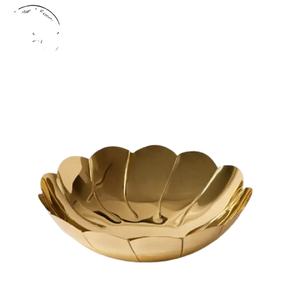 Elegante cuenco decorativo de latón con acabado dorado pulido y base de mármol para un estilo de mesa de lujo y decoración del hogar de primera calidad. - Product Image 3