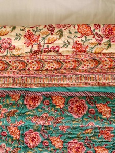 Edredón Bohemio Reversible con Diseño Floral Estampado en Verde Azulado y Crema, Ropa de Cama de Algodón para Uso en Todas las Estaciones - Product Image 2