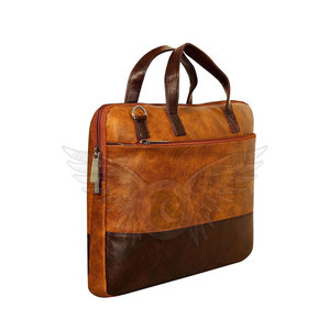 Sac pour ordinateur portable en cuir véritable Career pour les voyages d'affaires et les tâches au bureau, avec un design durable et un rangement dédié - Product Image 2