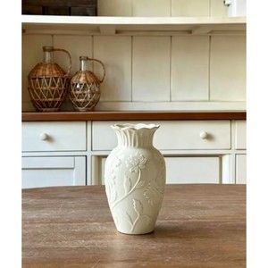 Juego de Jarrones de Porcelana Blanca de Tendencia en la Industria, Diseño Tradicional en Relieve, Acabado Mate, Decoración de Mesa, 8-16 Pulgadas - Product Image 3