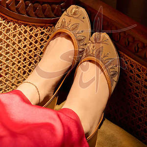 Khussa Antideslizante para Mujer, Fabricación Profesional, Parte Superior de Cuero Sintético, Suela Antideslizante, Nuevo Diseño Más Vendido - Product Image 4