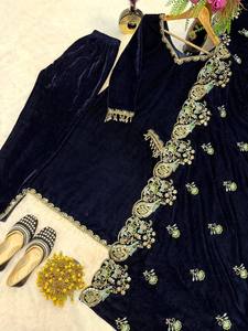 Ensemble Kurti, pantalon et dupatta en velours viscole pour femmes, brodé, tenue indienne pakistanaise, pour mariage et fêtes - Product Image 5