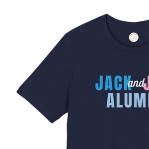 T-shirt graphique bleu Alumni en coton doux, col rond, manches courtes, vêtement décontracté pour tous les jours - Product Image 3