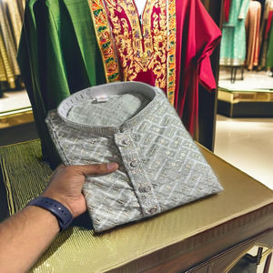 Fabricante y proveedor de kurta pajama de rayón con trabajo de Lucknowi y lentejuelas para festivales, desde Surat, al precio más bajo. - Product Image 1