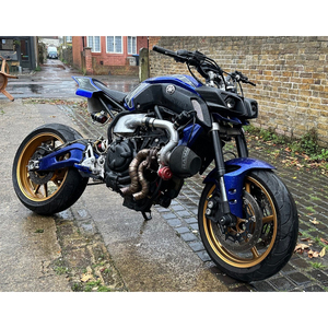 Motocicleta moderna sin accesorios para uso en calle, Yamaha MT 07, rendimiento y comodidad para el uso diario. - Product Image 4