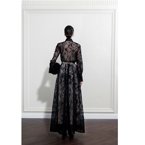 Nuevas Prendas de Moda: Blusa para Mujer ODM HAUTE LACE TOP FLORAL MESH LACE, Camisa Elegante de Corte Ajustado para Mujer, WhiteAnt - Product Image 1