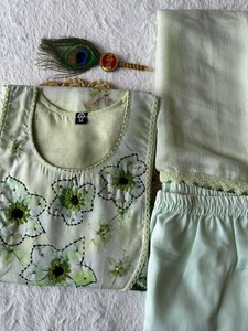 <b>Women</b> Light Green Floral Printed Kurti Pant Dupatta <b>Set</b> For Traditional Indian Pakistani Casual Wear Spring Cotton - Product Image 6