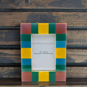 Marco de Fotos de Madera con Incrustaciones de Resina de Concha de Tortuga Marrón Hecho a Mano, Marco de Fotos de Mesa Artesanal con Patrón a Cuadros Negros |   Decoración del Hogar - Product Image 2